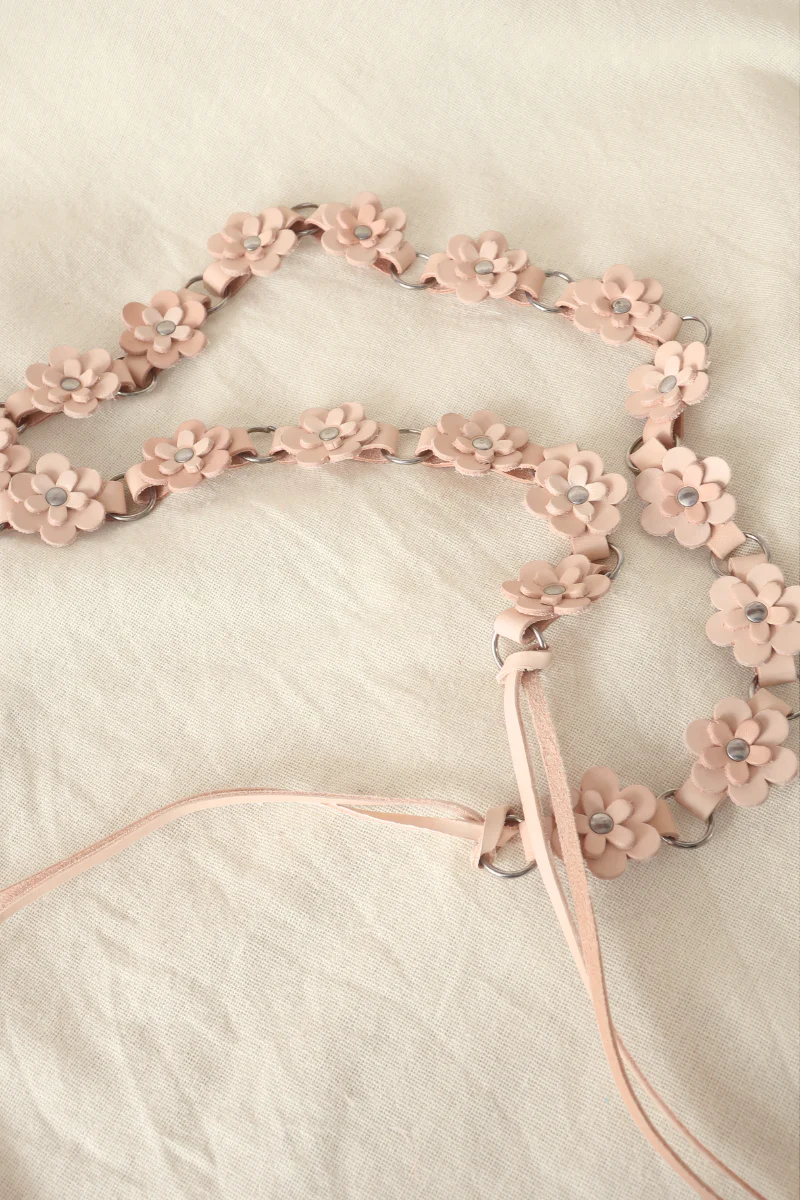 Daisy Chain Leather Belt in Peach Blossom - Free Size - Image 2