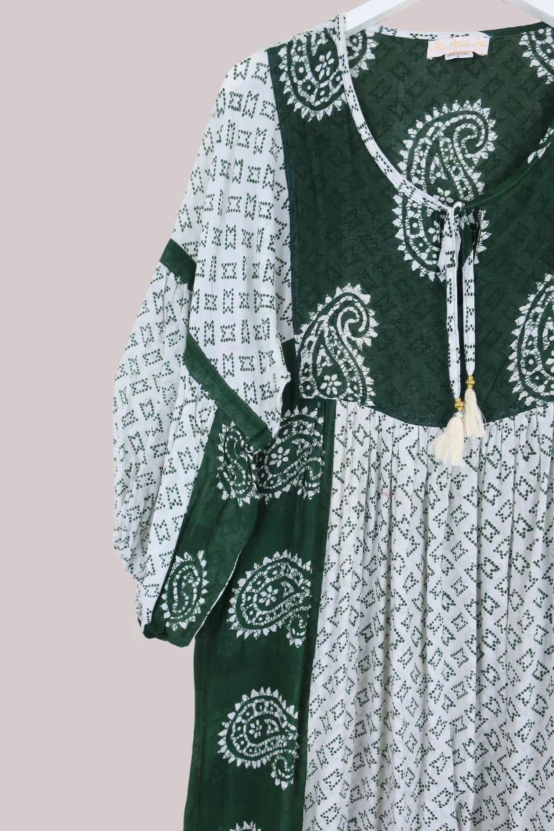 Daisy Vintage Cotton Maxi Dress in Emerald Green & White - Size S/M - Image 2