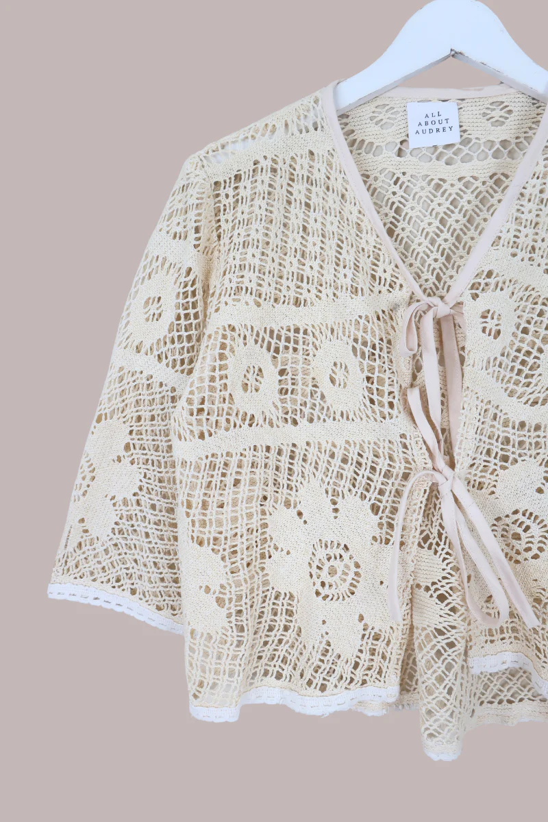 Francesca Cropped Blouse in Homestead Beige Lace - Free Size - Image 2