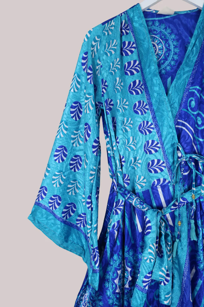 Karina Vintage Sari Jacket - Feeling Shades of Blue - Size S/M - Image 2