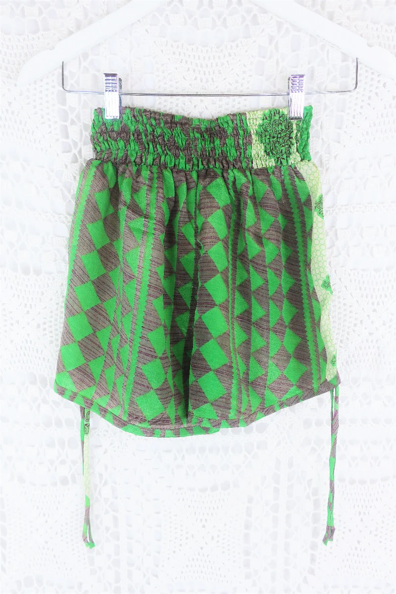 Pippa Shorts - Mauve & Spring Green Diamonds - Vintage Indian Sari - S - Image 4