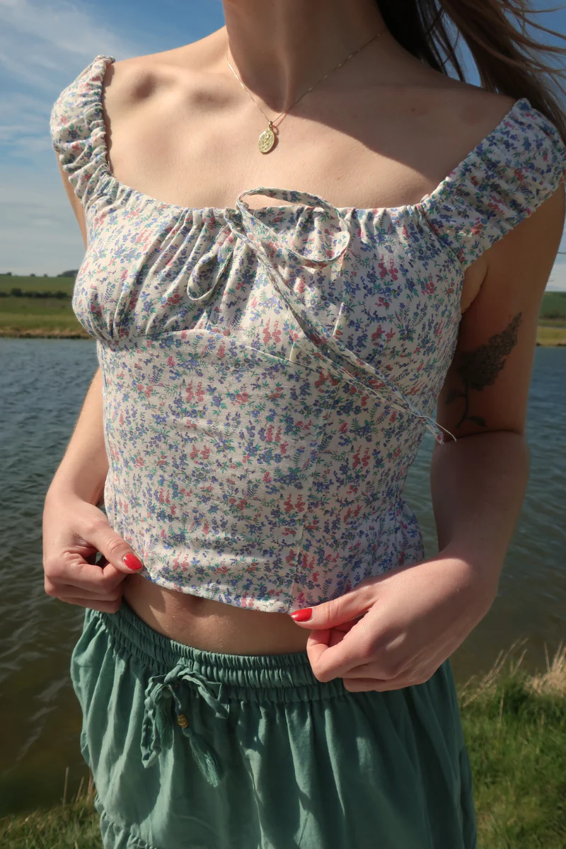 Taylor Vintage Curtain Bustier Crop Top in Snowbell White with Pastel Buds - Size XS - Image 3