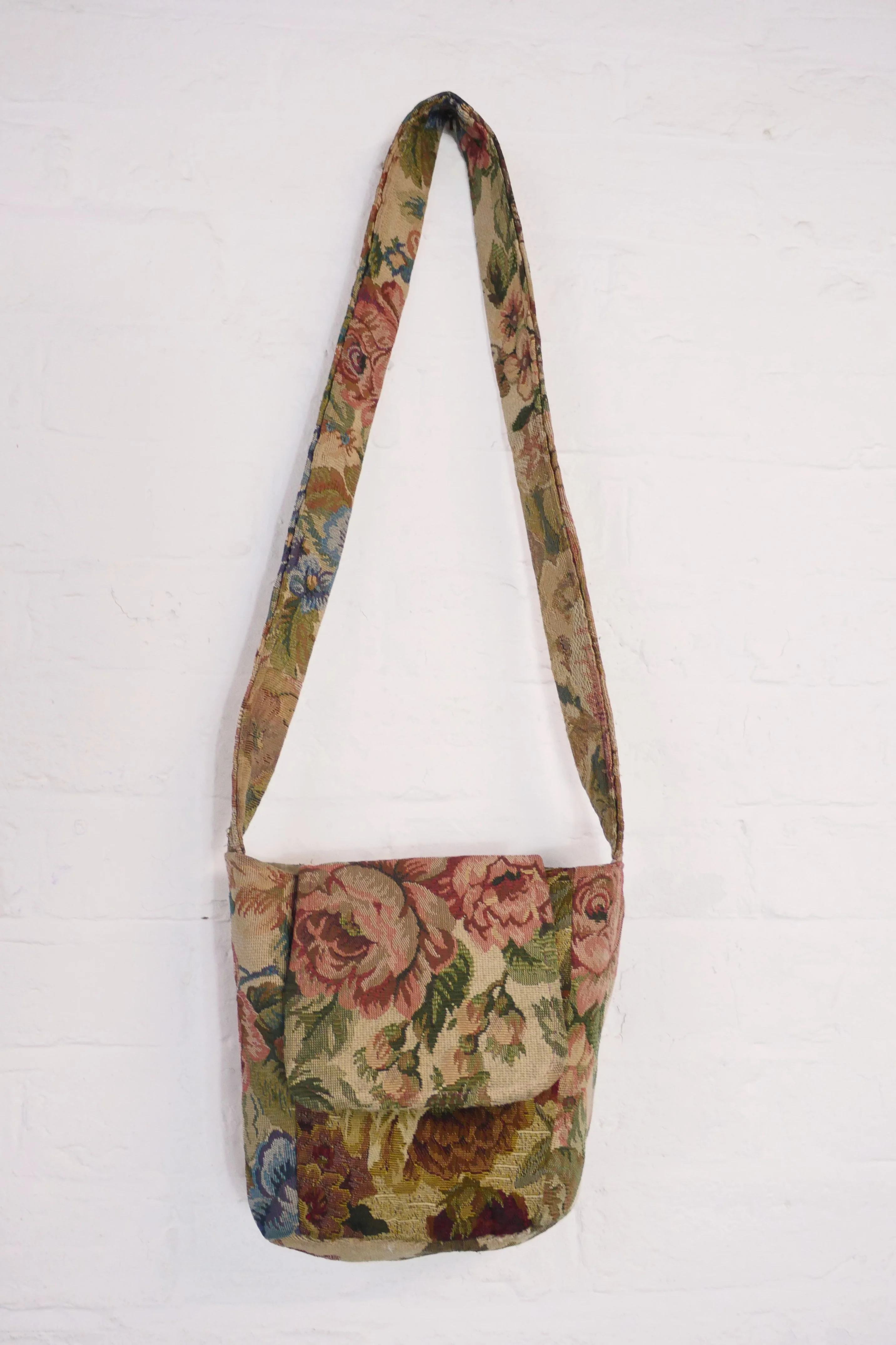Vintage Rose Bloom Tapestry Side Pouch Bag